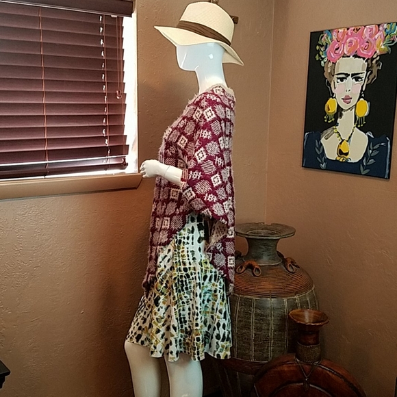 Handmade Mexican style poncho - Picture 3 of 6